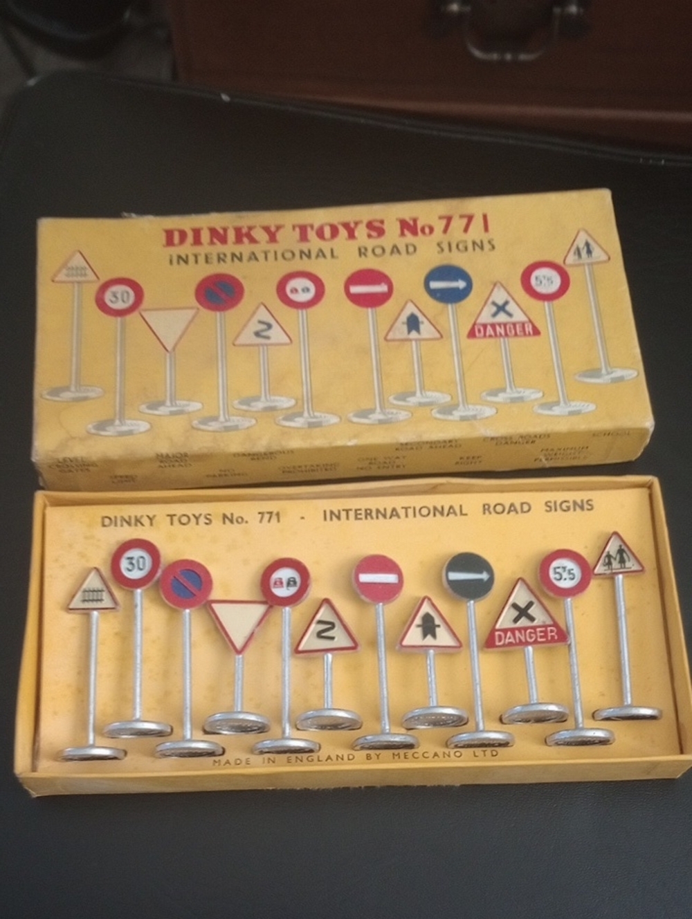 Vintage Dinky Toys No.771 International Road Signs - Yellow Box